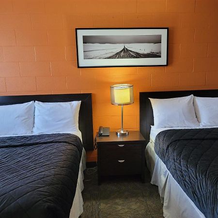 Roadking Inns Motel YYC Exterior foto
